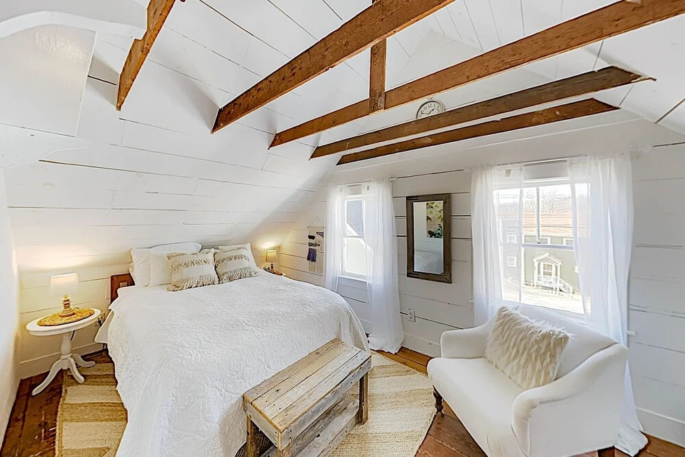 New Listing! Charming Bayside Barn W/ Fire Pit 2 Bedroom Home