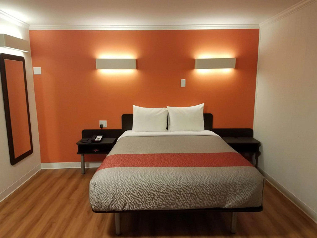 Motel 6 Cranbrook