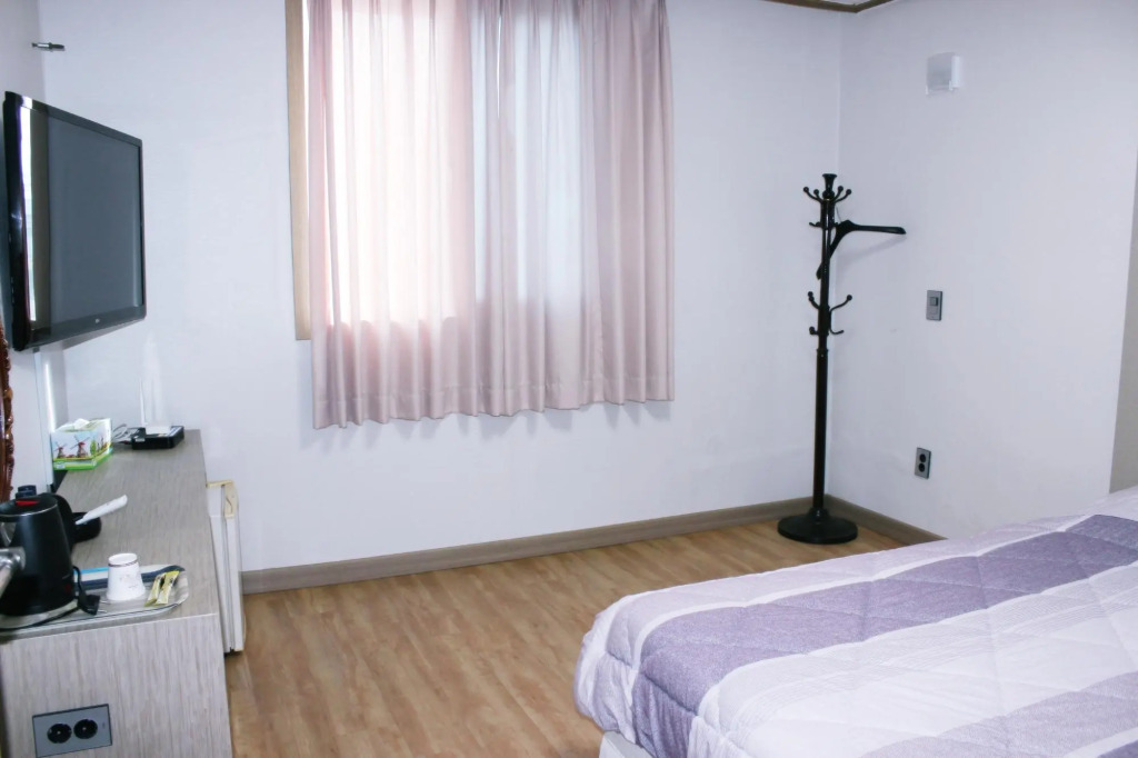 Gipoong Hotel