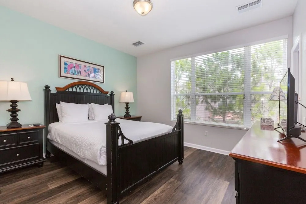 Oasis Escape Townhome 3 Bedroom Condo by Redawning