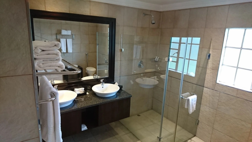 Shumba Valley Lodge Lanseria Airport