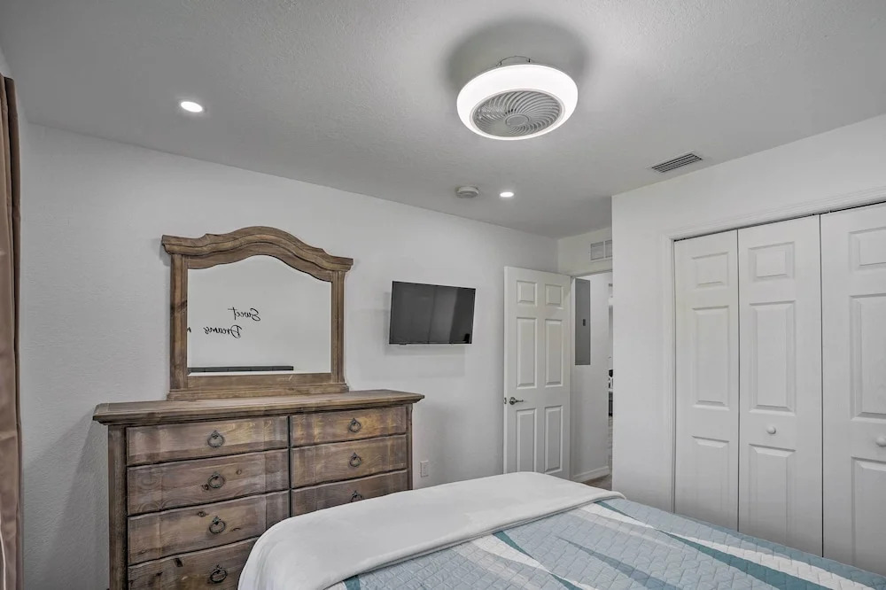 Hot Tub & Fenced Yard: Home in Sebring