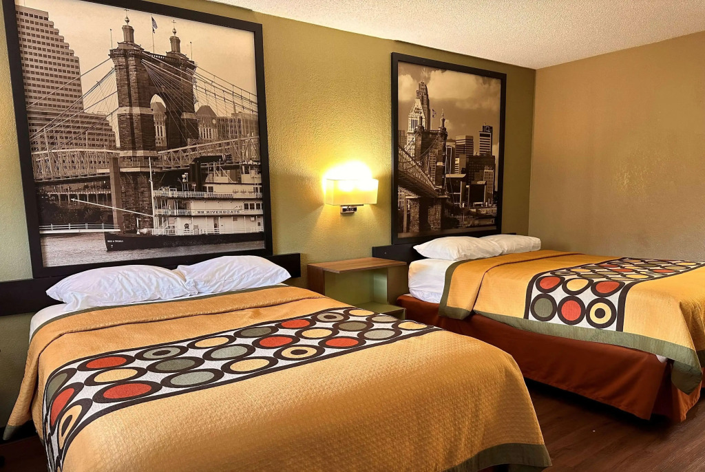 Super 8 by Wyndham Cincinnati/Springdale OH