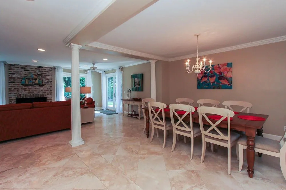 5 Hollyberry Lane