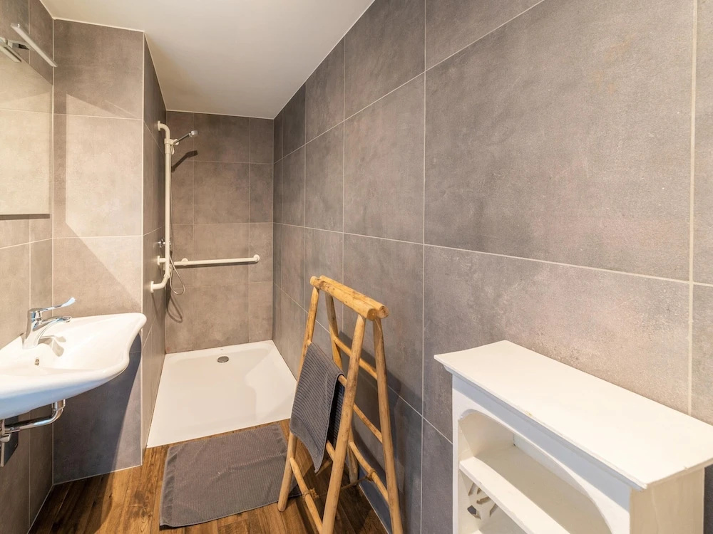 Lush Chalet Near Lake of Butgenbach