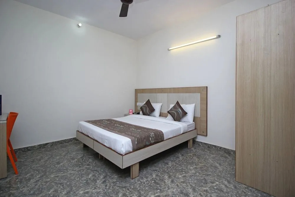 Homely Hotel near Sector 31 Gurgaon