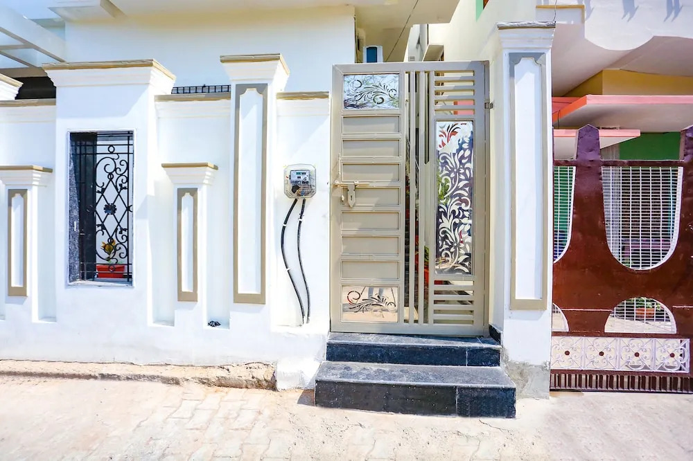 Fabexpress Aditya Guest House