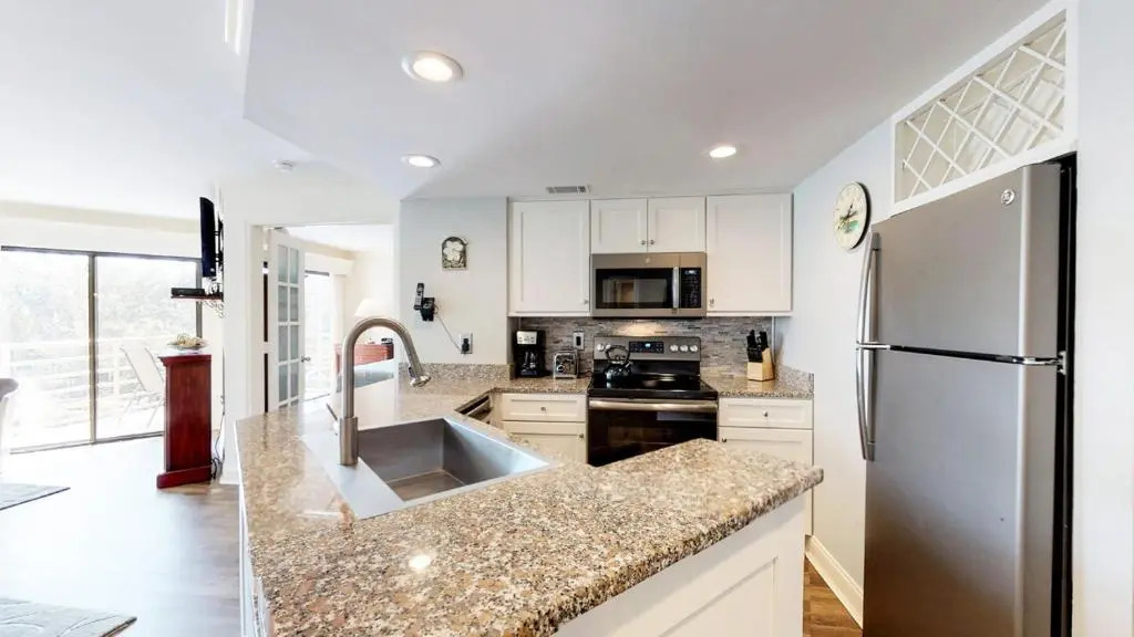 2215 Villamare