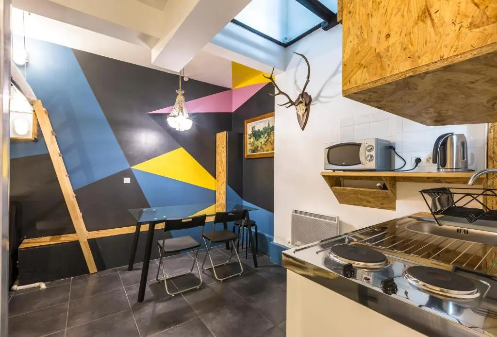 Unusual and charming 25m² near LE MARAIS