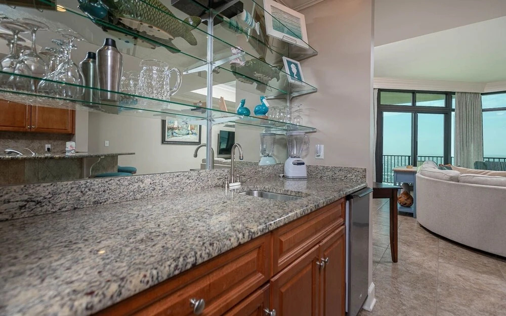 Phoenix West 807 3 Bedroom Condo