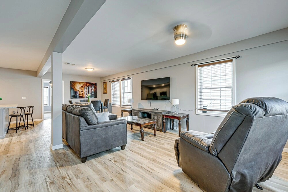 Walkable Stay Near Hudson River, Dining & Shopping