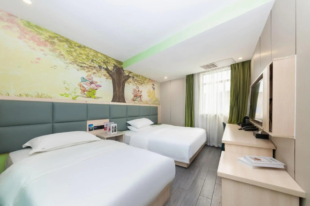 Weijia Boutique Hotel (Luzhou southwest Trade City store)