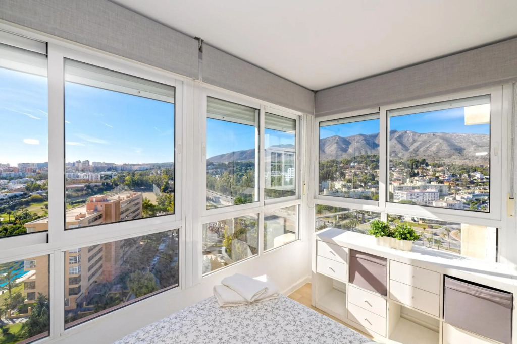 Sunrise Apartment 924