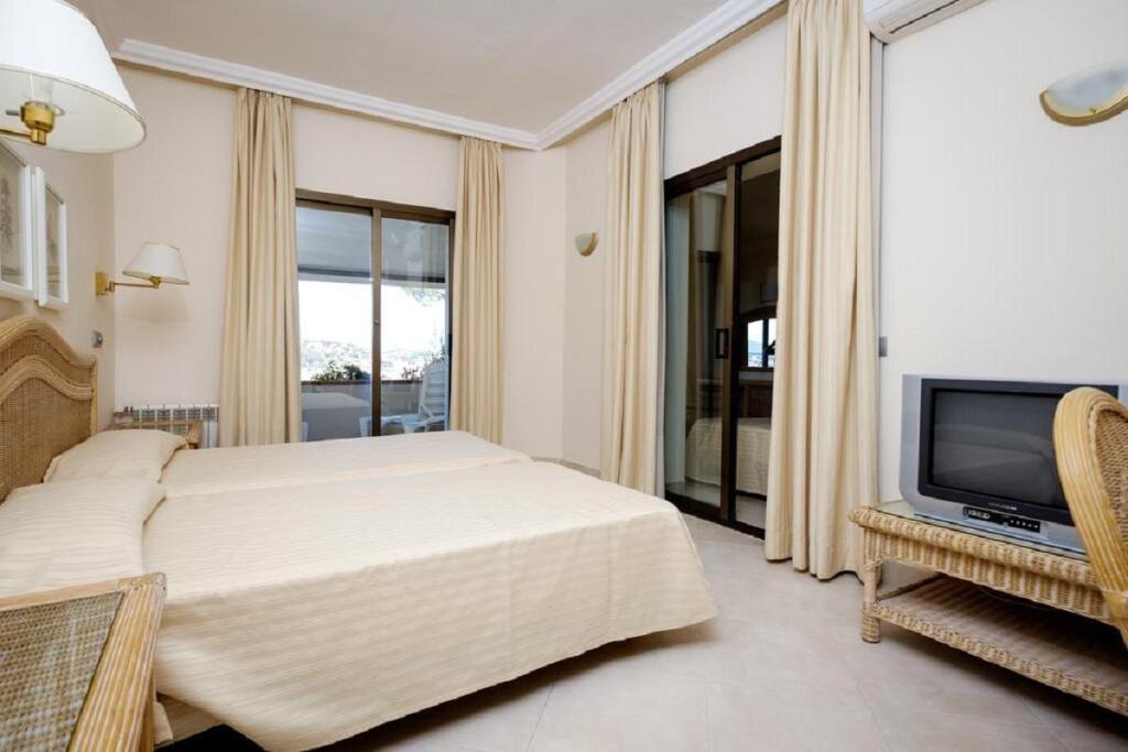 Hotel Montjoi by Brava Hoteles