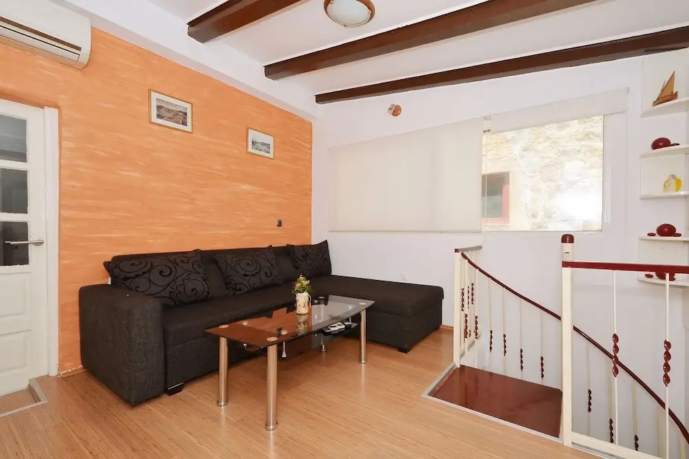 Irvin - Sweet Apartment - A1
