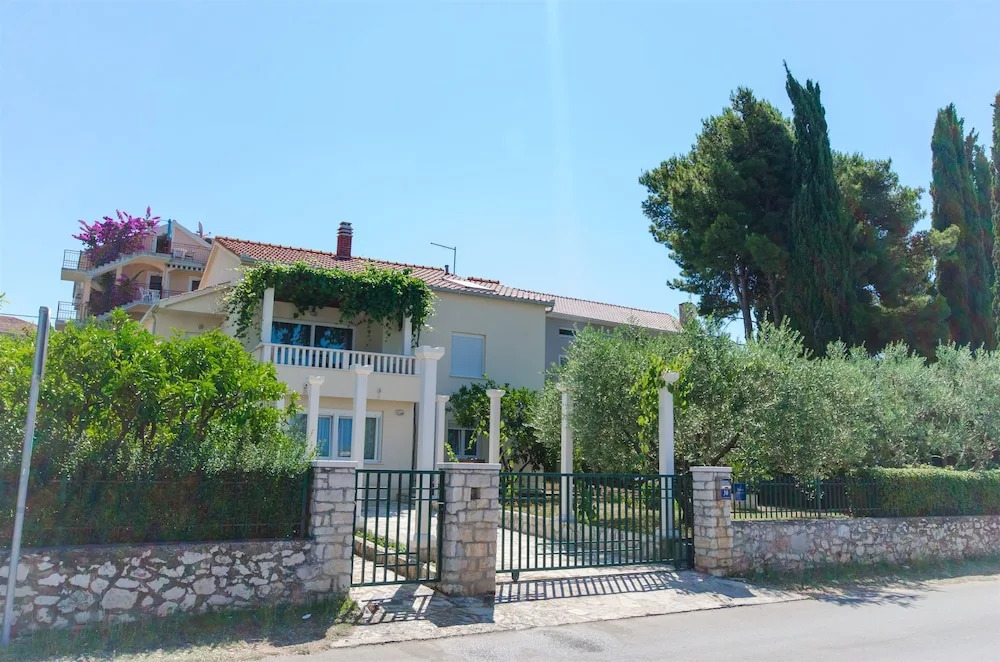 Apartments Maja