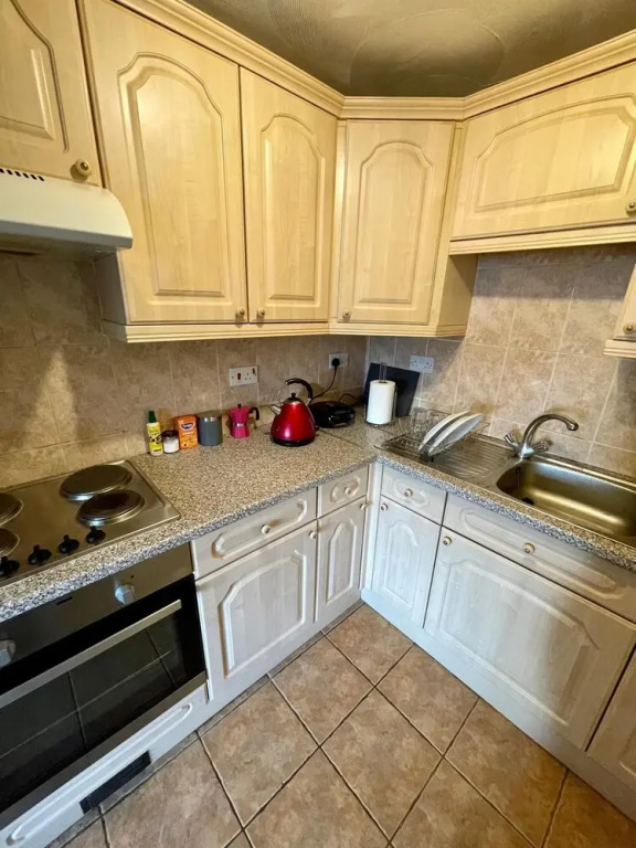 Simple & Sleek 1BD Flat Nice Views of Swansea Bay