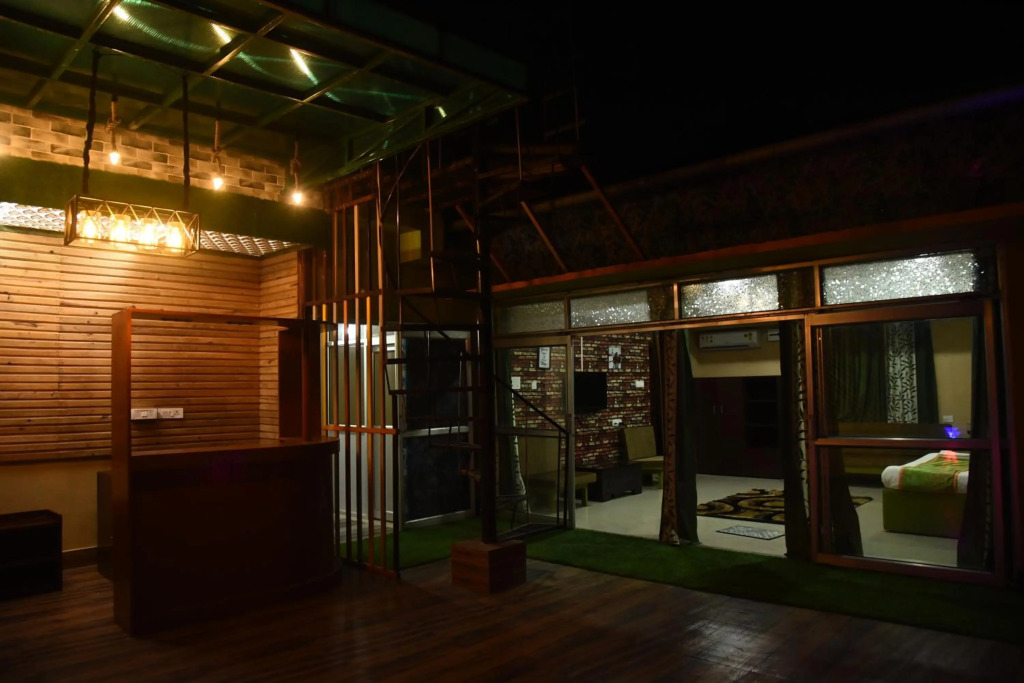 URBAN COTTAGE
