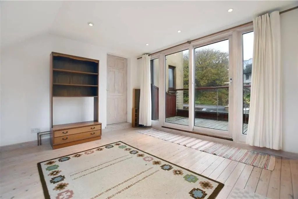 Unique, perfectly located town centre house