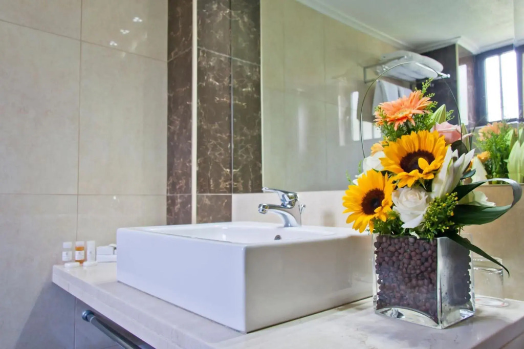 Golden Sun Hotel