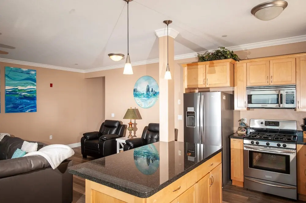 Keystone Vacation Rentals - Pacific Escape Condo