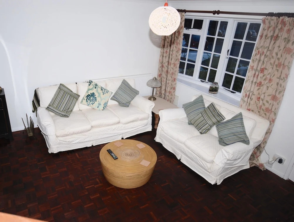 Stylish Central House Next To Warwick Castle
