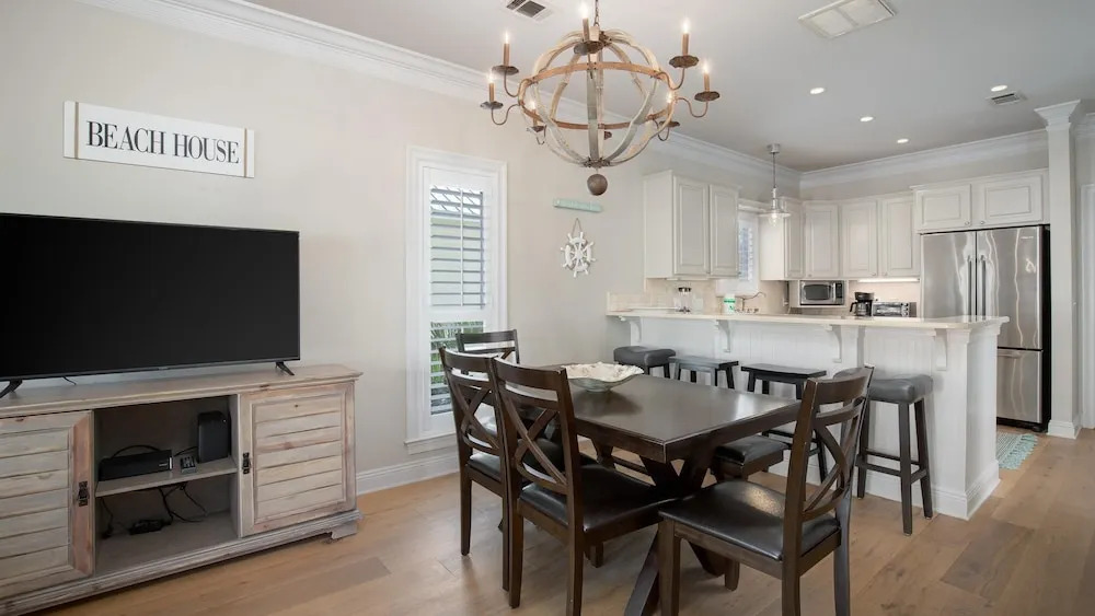 Sea Brees Crystal Shores