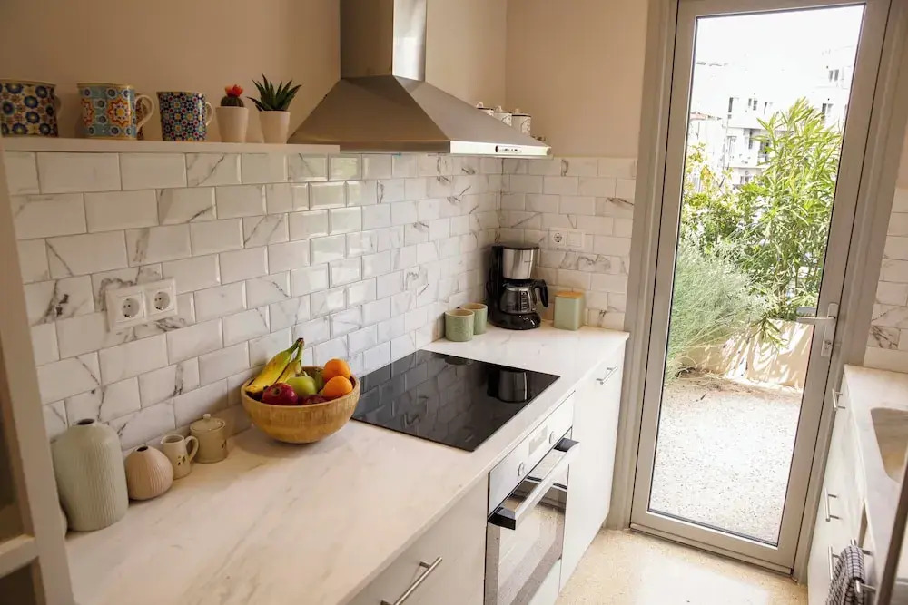 Contemporary Athenian Escape GHH