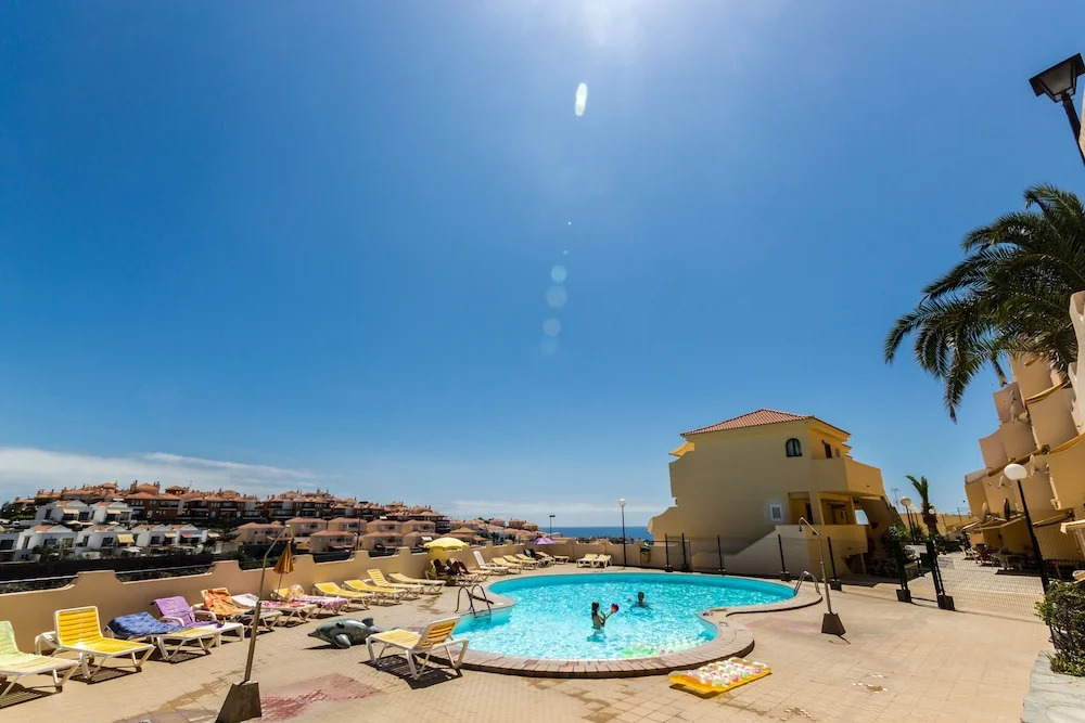 Pool Sun Apartment