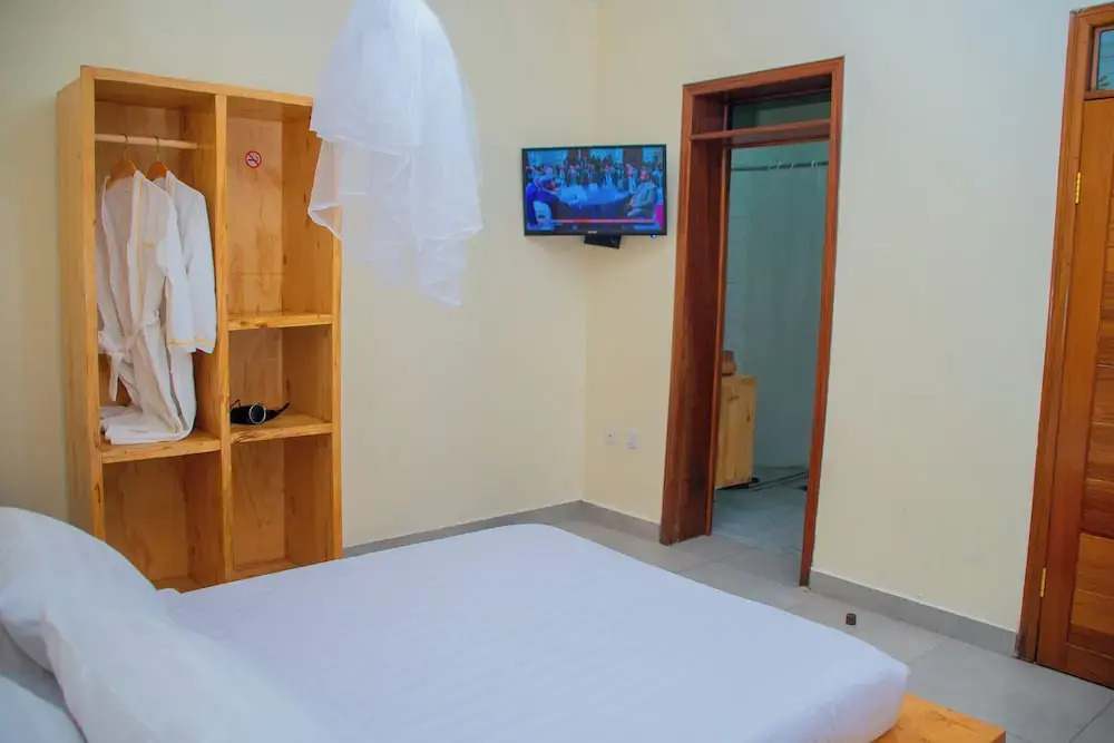 Rond Point Gorilla Boutique - Kinigi