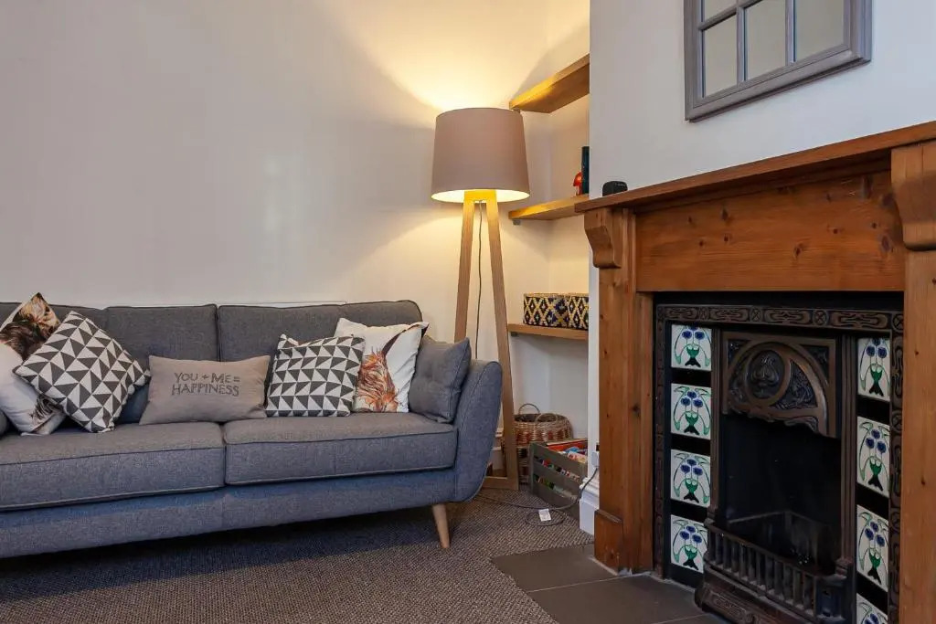 Large and Luminous Liverpool Home With Garden