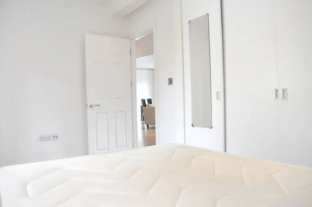 Spacious Contemporary 2 Bedroom Flat Near Camberwell