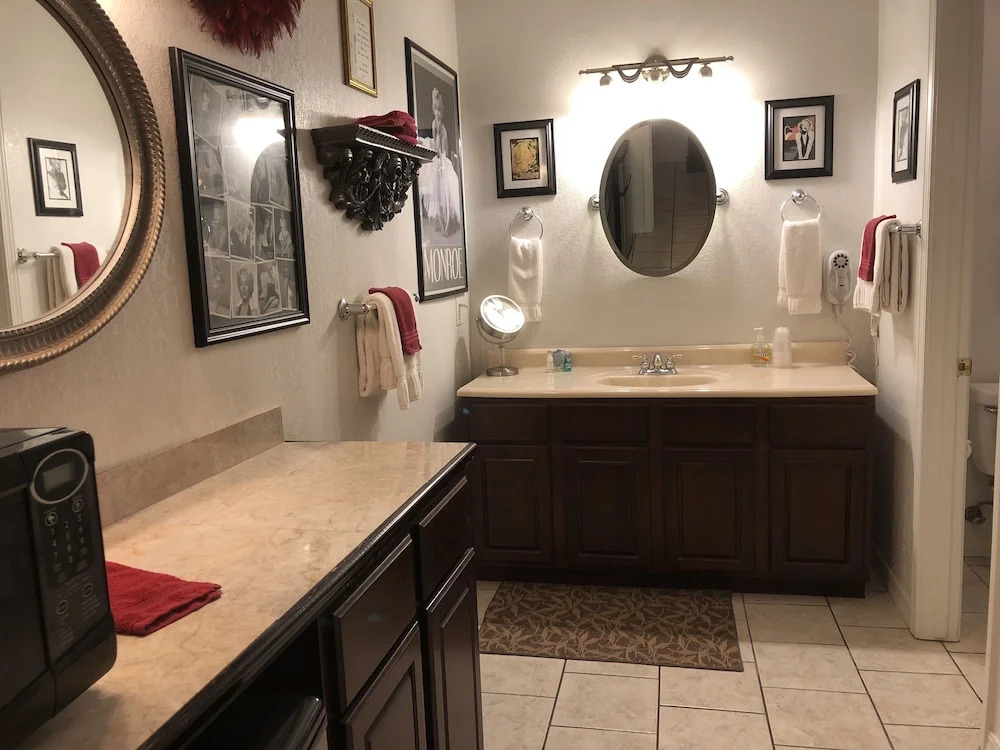 Echo Canyon Spa Resort (Adults Only)