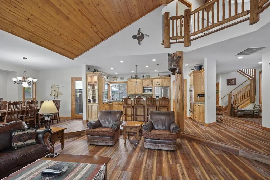 Vine Maple-Golf View-5Br/4.5Ba
