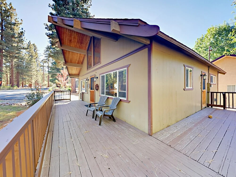 880 Edgemoor Rd Cabin
