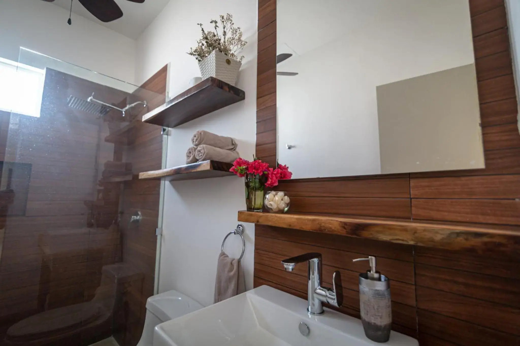 Casa Tucan. A contemporary holiday or work nest