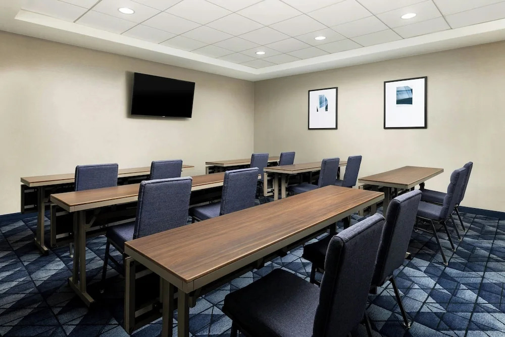 Holiday Inn Hotel Woodland Hills (Warner Ctr)