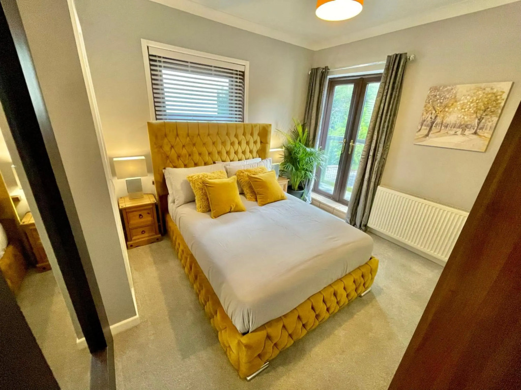A Cozy Oasis - A Stroll from Gardens to Beach - With Parking