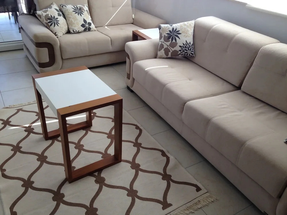 Babylon 40 - 2 bed Private Home Sleeps Up To 6 Close to Everything