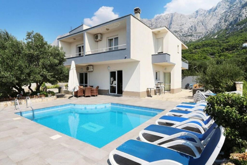 Holiday house Sandra - with pool : Makarska. Riviera Makarska