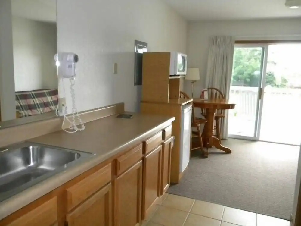 Naders Motel & Suites