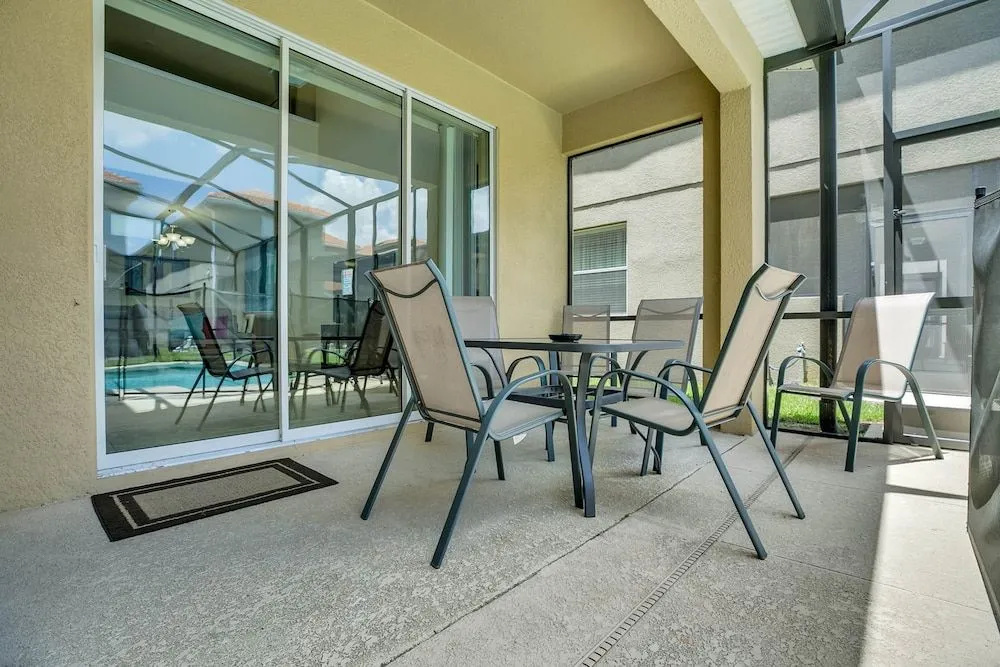 Paradise Palms 2966