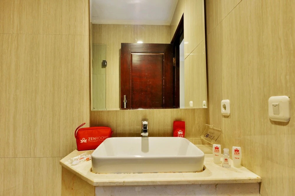ZEN Rooms Basic Near Sunter Mall