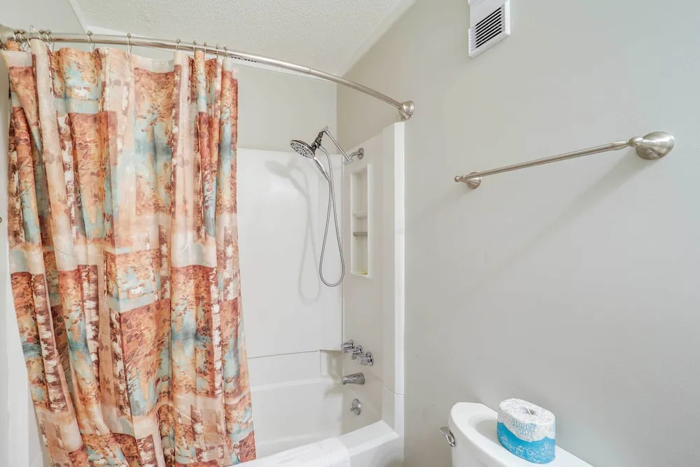 Hike, Golf & Ski: Beech Mtn Condo w/ Resort Perks!