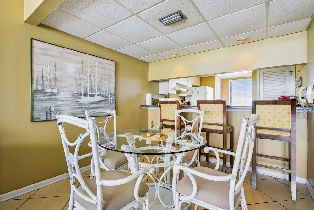 Edgewater by Book That Condo