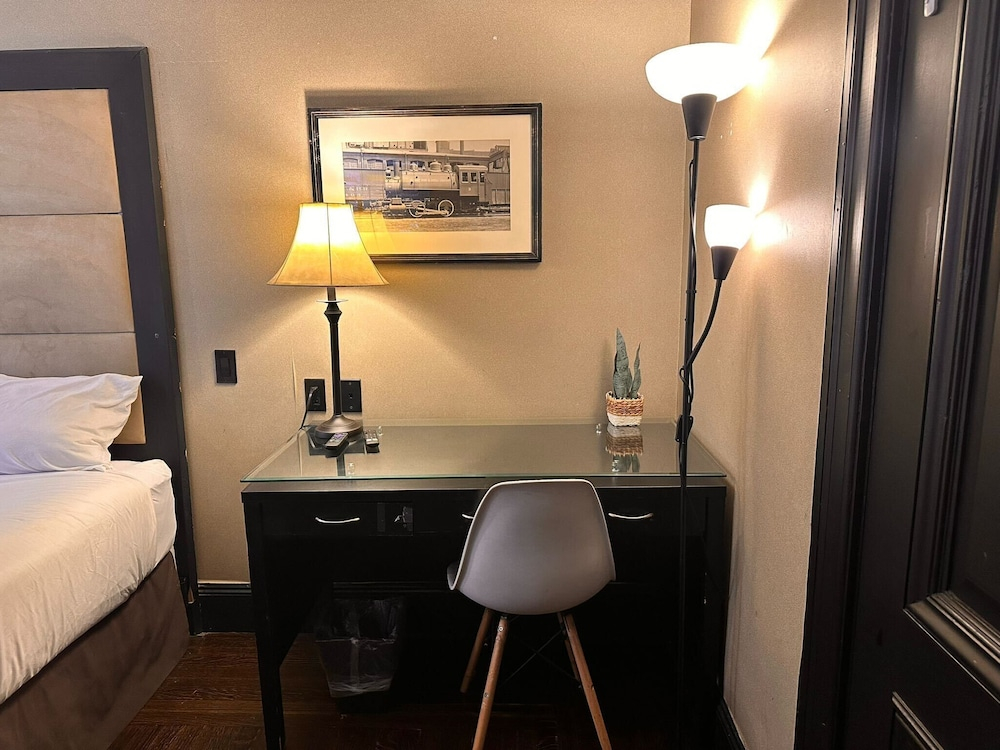 Brooklyn Finest Suites