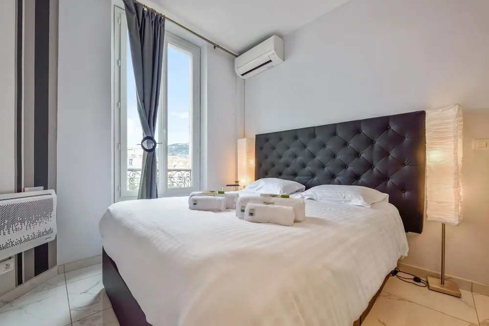 Jean Jaures Apartment 1