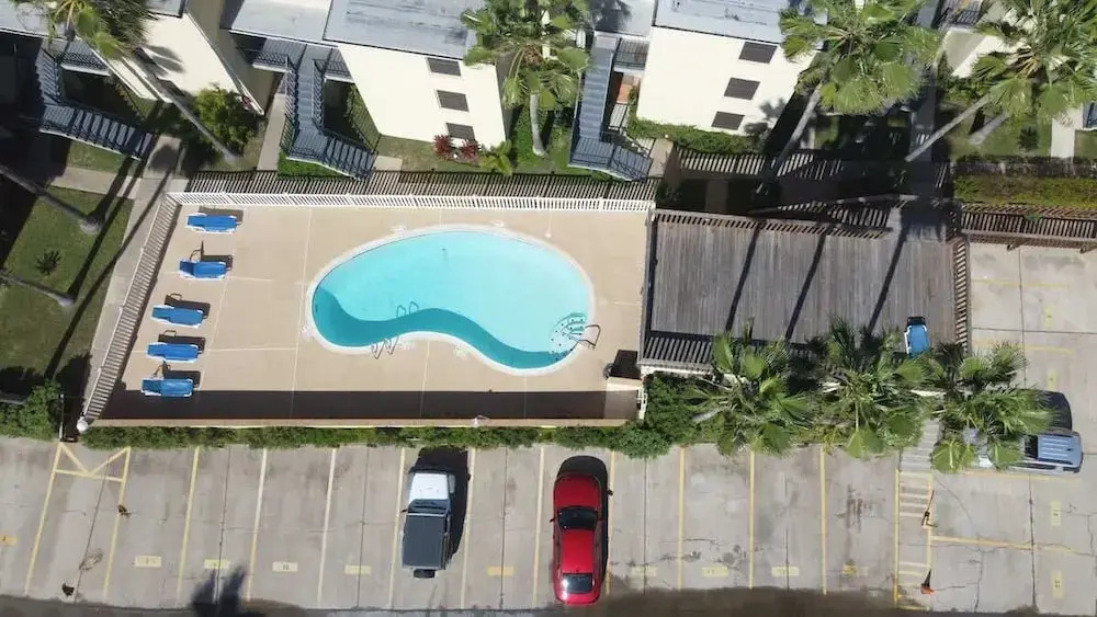 Near Beach - Cute & Cozy Pool
