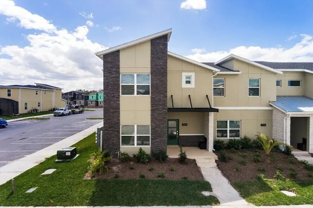 4184pd · 20% OFF Weekly Stay/ 5br/free Water Park
