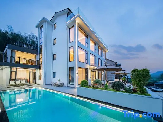 Chuan Summer Riverside Hiking & Rafting · Creamy Designer Poolside Lodge